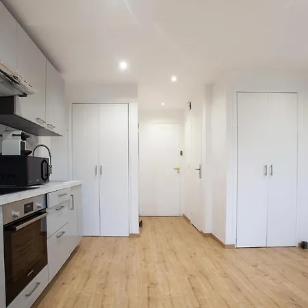 Les Pieds Dans L'eau Sur