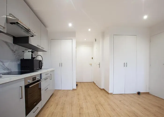 Les Pieds Dans L'eau Sur